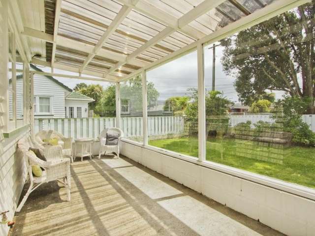 38 Thornycroft Avenue Epuni_3