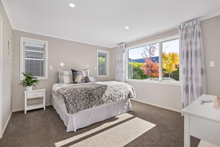 4 Spitfire Drive Burleigh_17