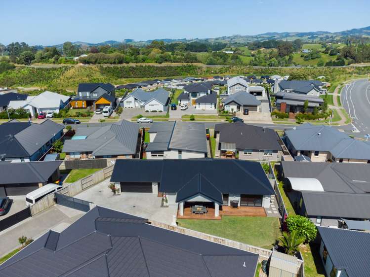 53 Kahuparere Crescent Pyes Pa_20