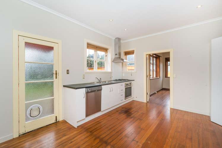 121 Savage Crescent West End_6