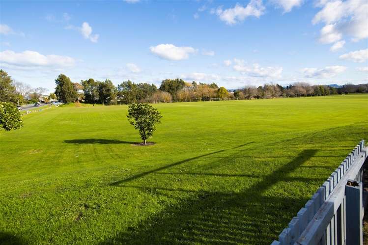 65 Lytton Road Riverdale_18