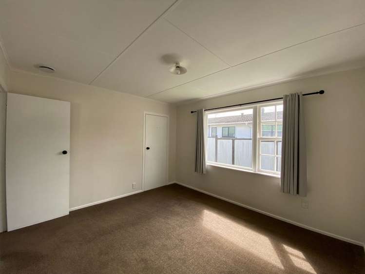 323 Wellington Road Wainuiomata_11