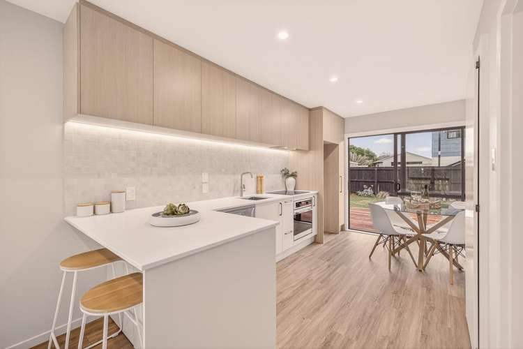 2/22 Marine Parade_4