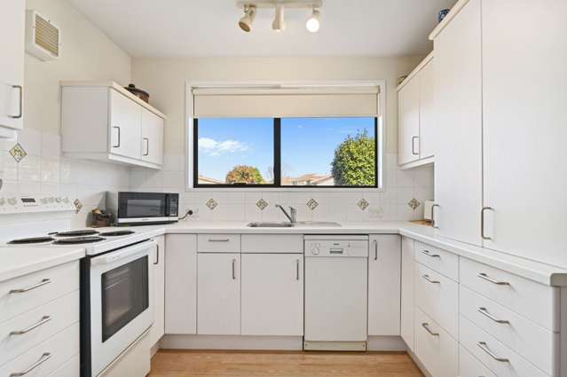 1/40 Ambleside Drive Burnside_1