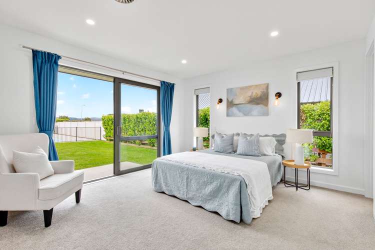 62 Alan Livingston Drive Cambridge_12