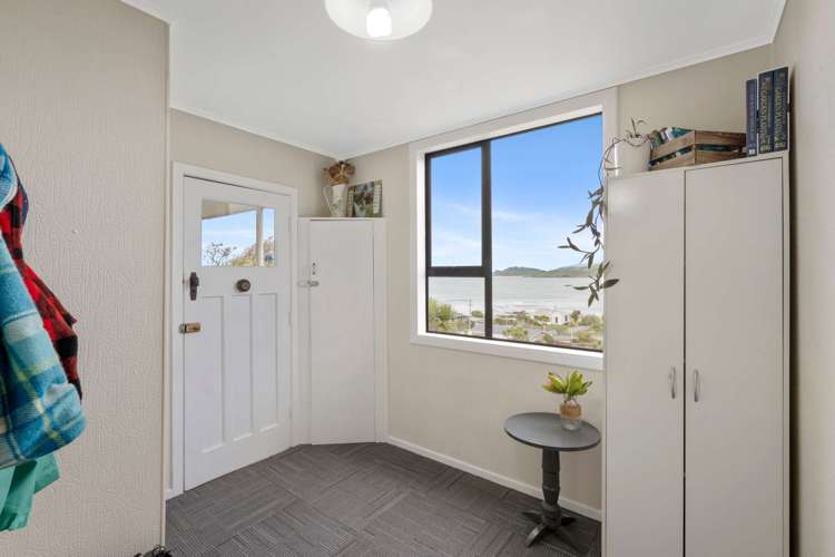 22 Esplanade Kaka Point_16