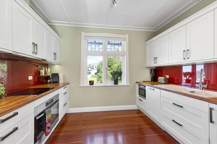 68 Queens Drive Lyall Bay_25