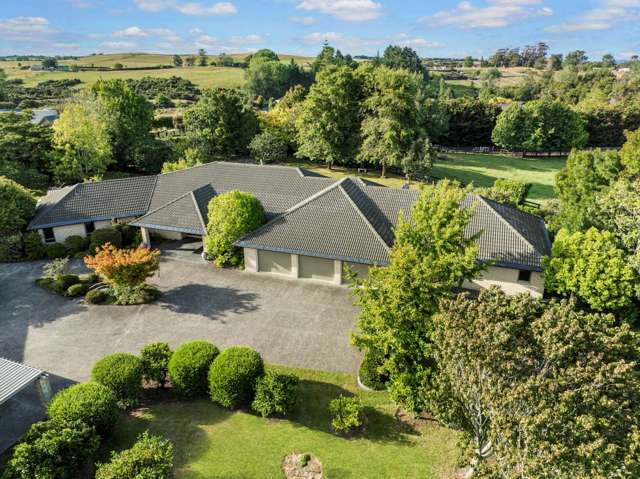 ‘WYCHWOOD’- SUPERSIZED ELEGANCE + STABLES & STUDIO