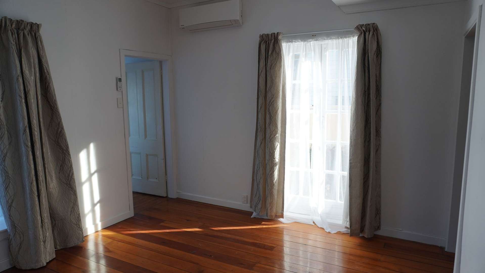 2/15A View Road Mount Eden_0