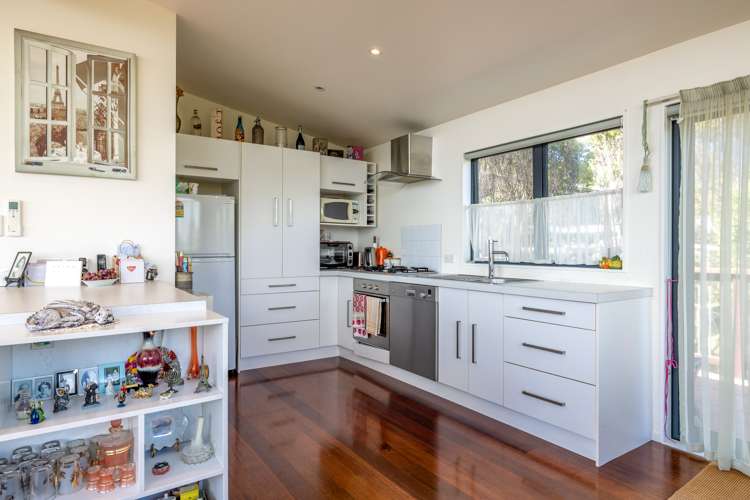 28c Beatty Parade Surfdale_10