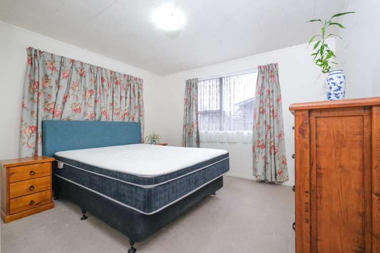 6 Aquarius Avenue Glen Eden_14