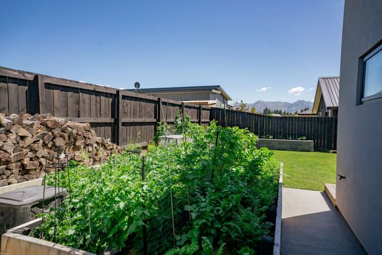 7 Tahi Street Albert Town_15