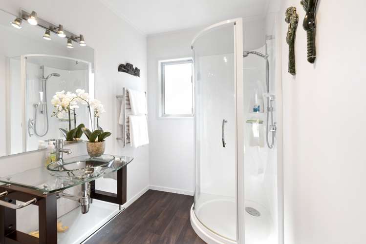 18 Robbie Street Foxton Beach_12