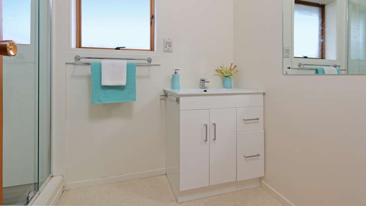 1/33 Swanson Road Henderson_15