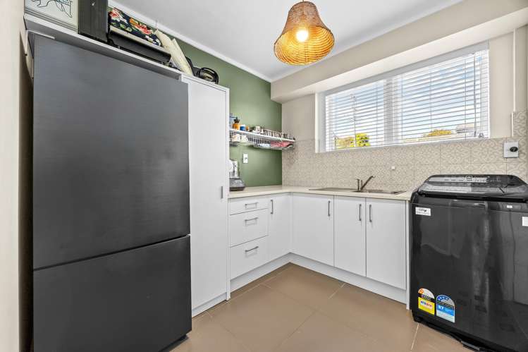 22 Royal Road Massey_16