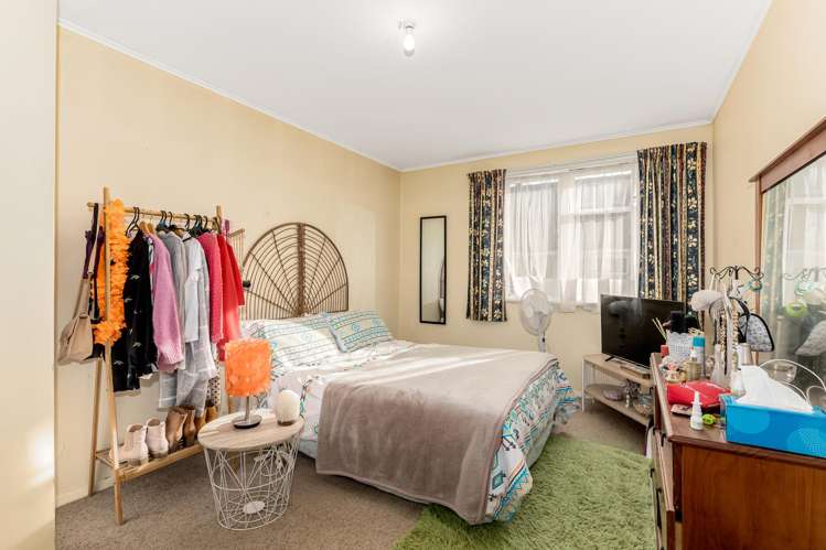 10 Miranda Street Cannons Creek_16