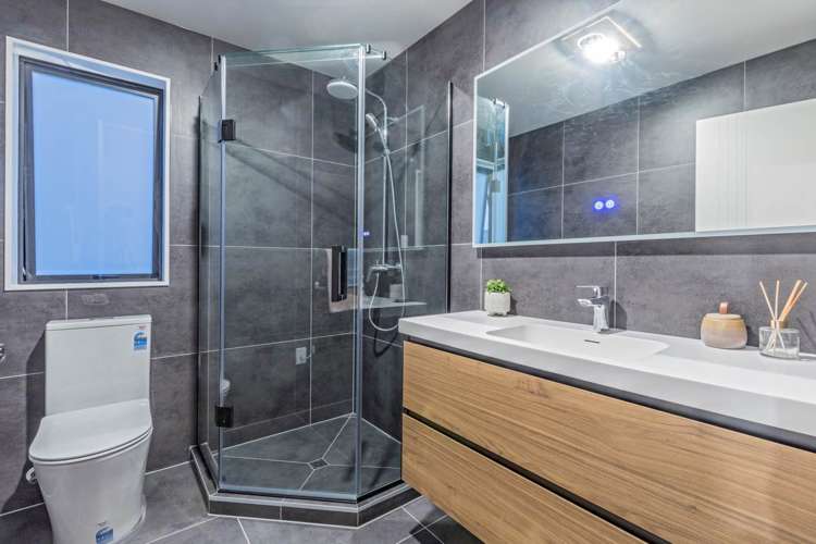 64 Glidepath Road Hobsonville_16