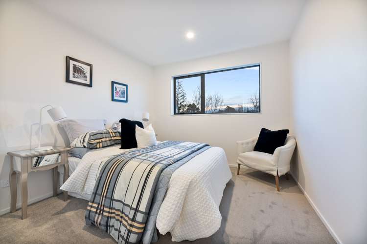 10 Hariata Street Flat Bush_17