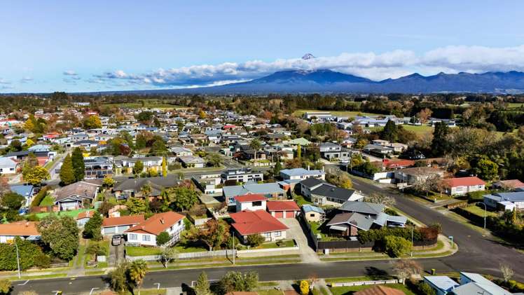 37 Kowhai Street Inglewood_26