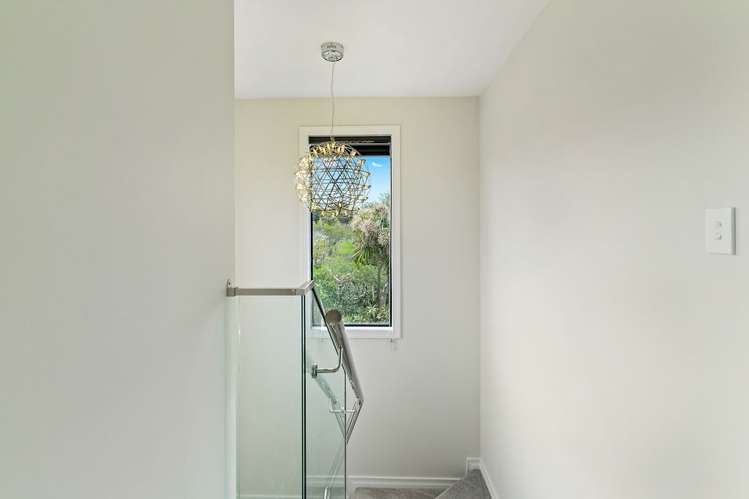 1/8 Knight Avenue Mount Albert_5