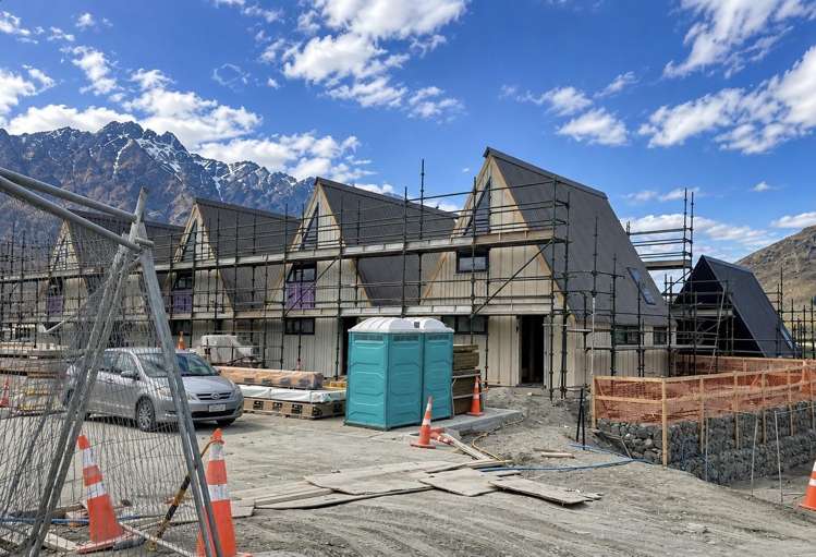 94/52 Hansen Road_2