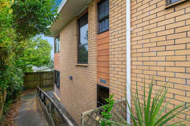 2/1 Captain Street Helensville_4