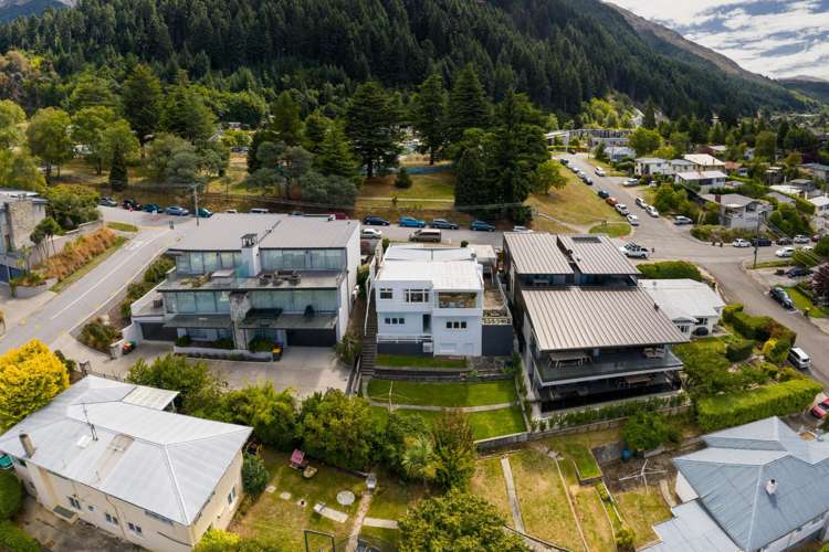 36 Man Street Queenstown_12