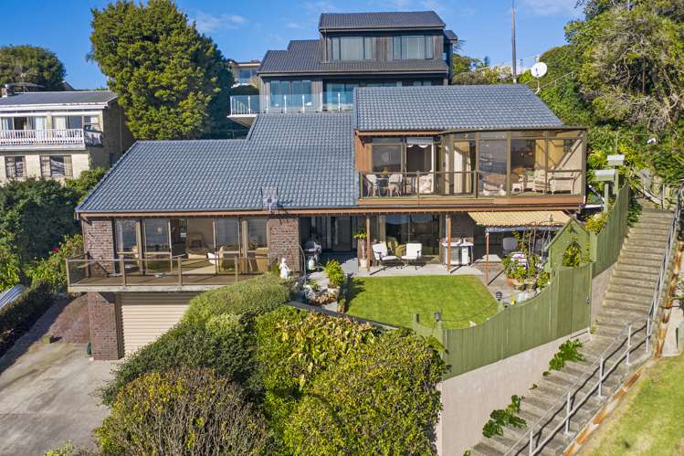 84 The Parade Island Bay_23