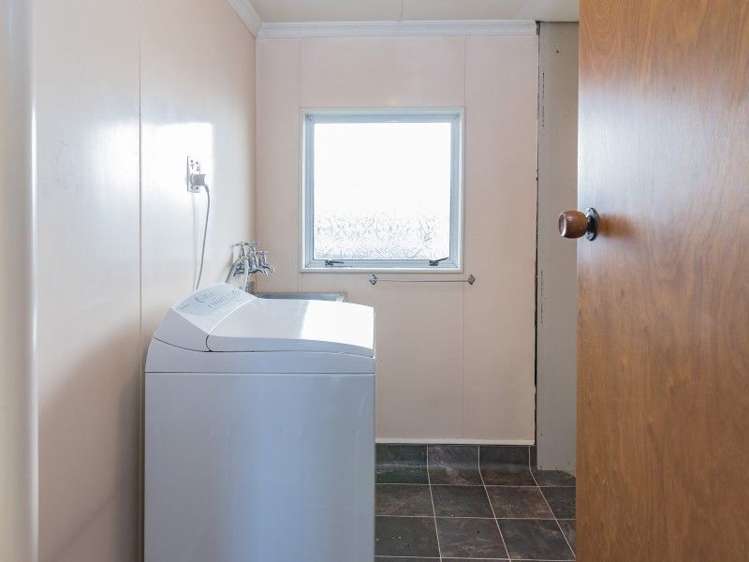 192 Saint Vincent Street Toi Toi_15