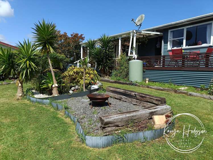 9 Whaka Street Maungaturoto_12