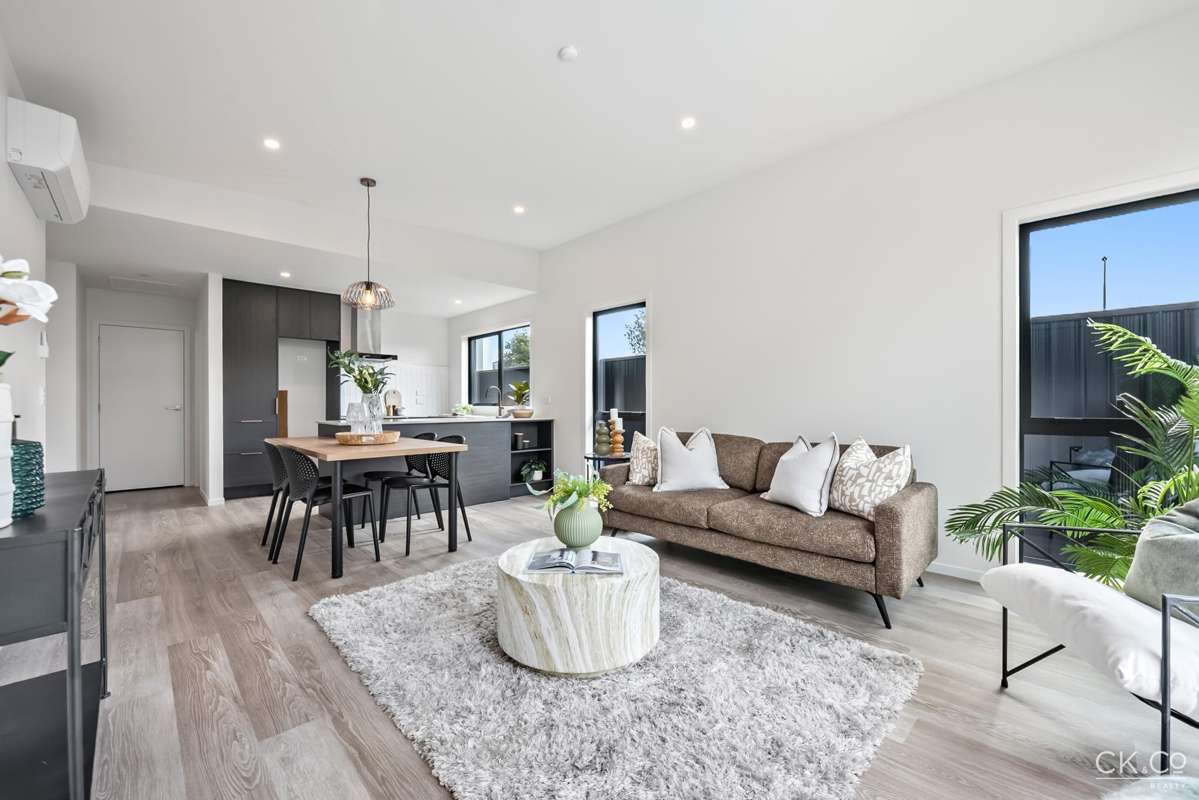 35a Pine Avenue_1
