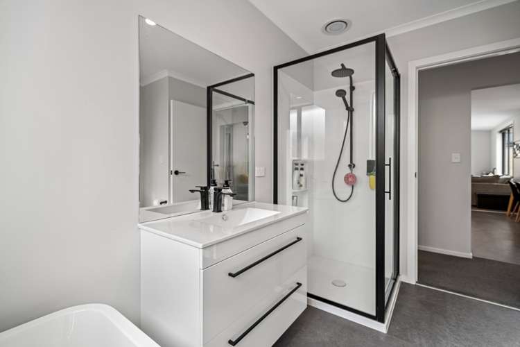 17 Whakaturou Crescent Pyes Pa_14