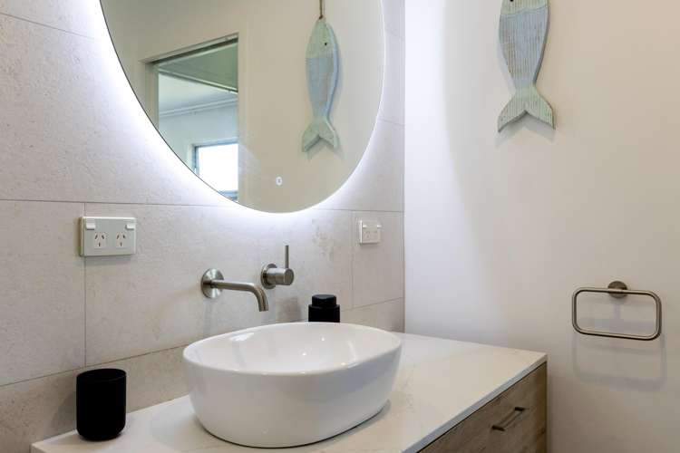 358 Lake Terrace Two Mile Bay_18