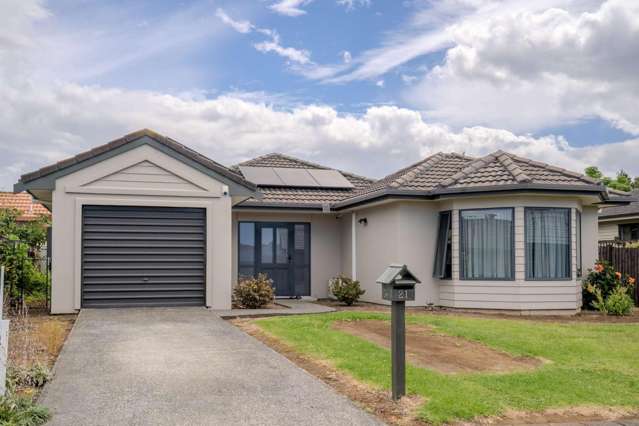 SPACIOUS HOME WITH SOLAR – WALK TO TOWN