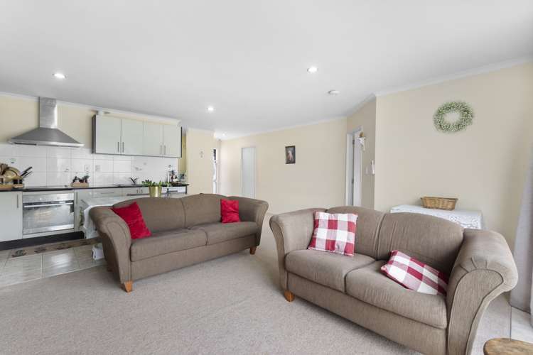 10b Inverness Avenue Hamilton East_12