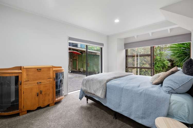 10 Raroa Terrace Waiatarua_16