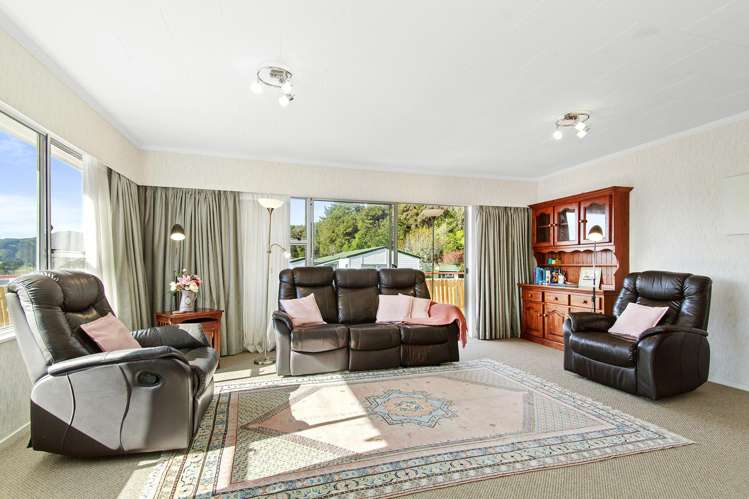 47 Holland Street Wainuiomata_4