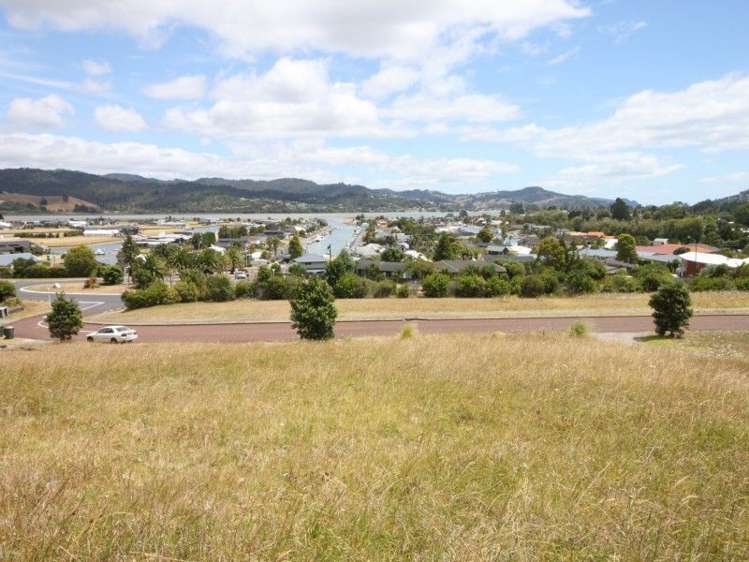 24 Panorama Parade Pauanui_0