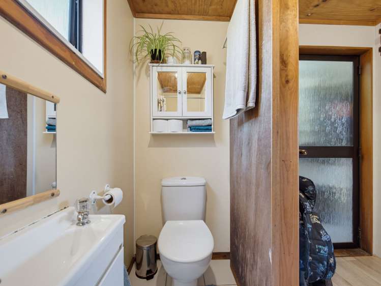 12 and 14 Poro Street Raurimu_12