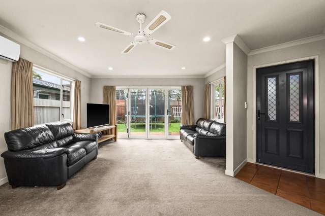 810a Cook Place Raureka_2