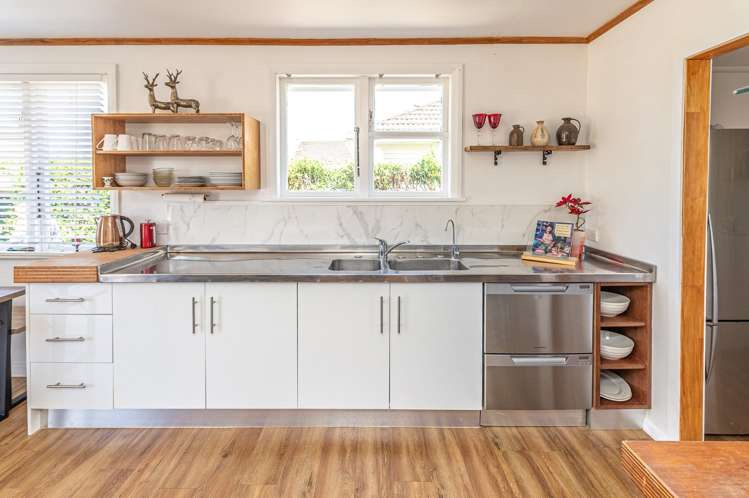 10 Hadfield Crescent 1201_1