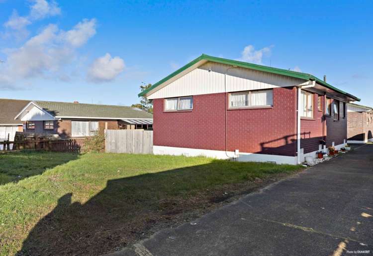 4/3204 Great North Road New Lynn_4