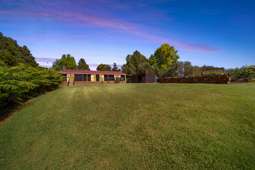 Home + Minor Dwelling on 2.2 acres-Trades Welcome