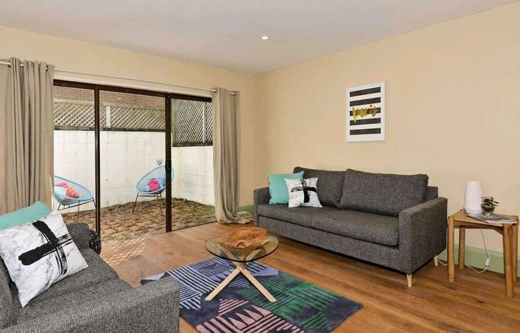 214 Golf Road Titirangi_11