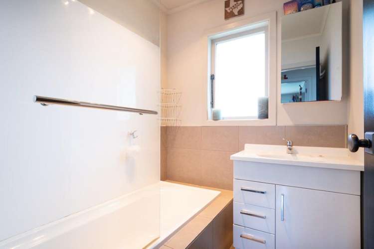 3 Shamrock Lane Te Atatu Peninsula_10