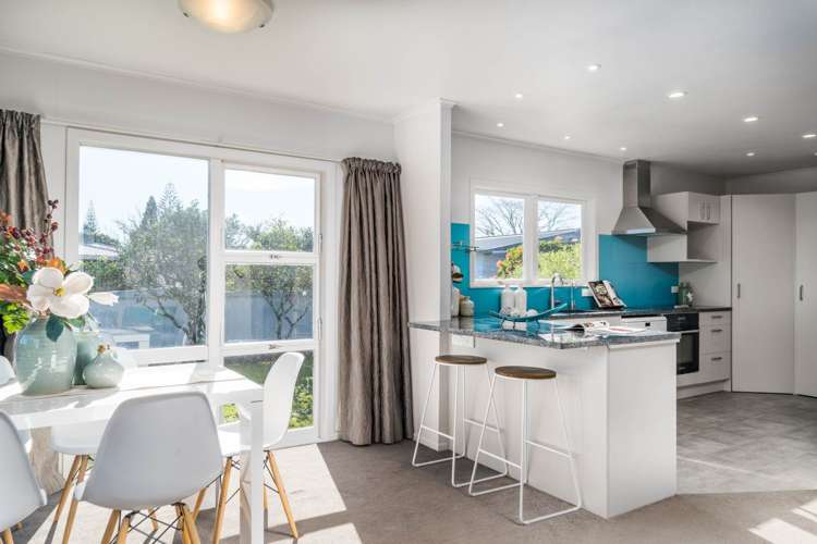 74 Gloria Avenue Te Atatu Peninsula_3