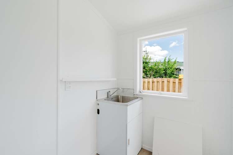 12 & 12A Oban Avenue Glenview_17