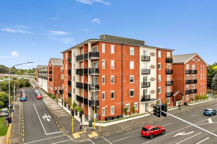 203/1B Soljak Place Mount Albert_16