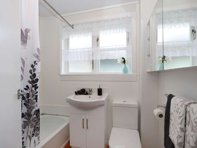 1/96 Au Hewer Crescent Naenae_12