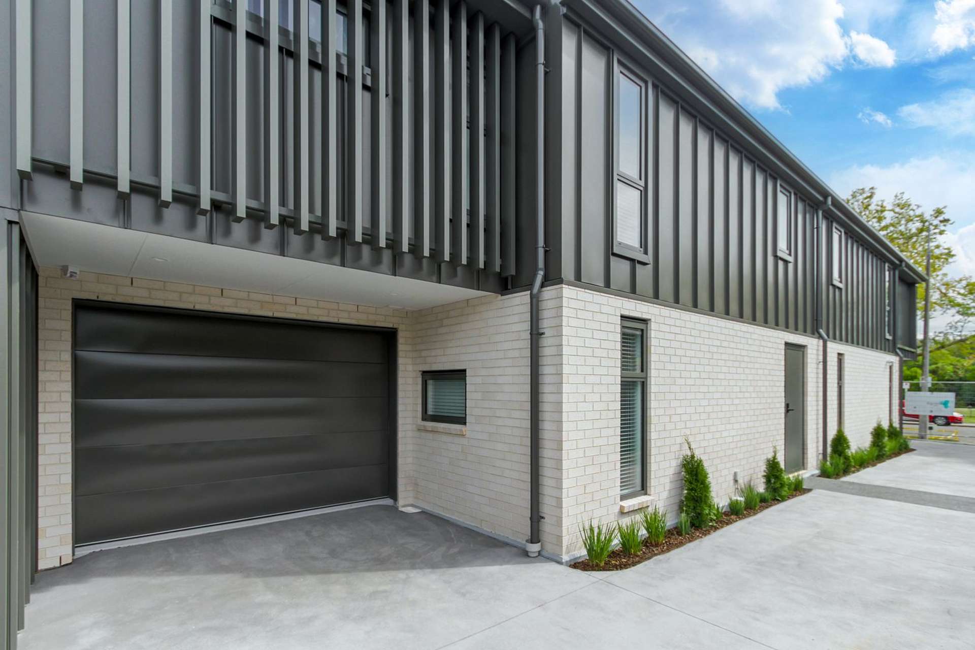 2/16 Moule Street Addington_0